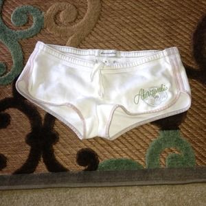 ❌GIFTED❌🎁White short shorts