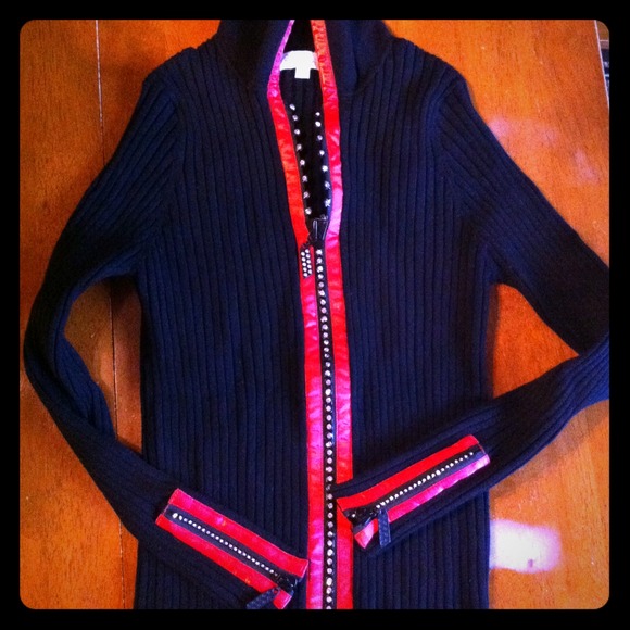🚩Sold🚩Beautiful Belldini top!