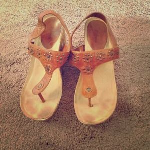 Brown wedges