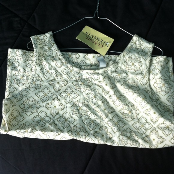 Pretty top - Picture 2 of 3