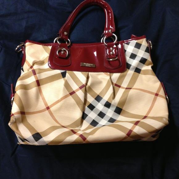 Nice bag big and spacious with normal wear