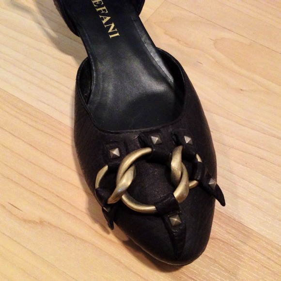 Rocker Chic Italian Leather Kitten Studded Heel - Picture 3 of 4