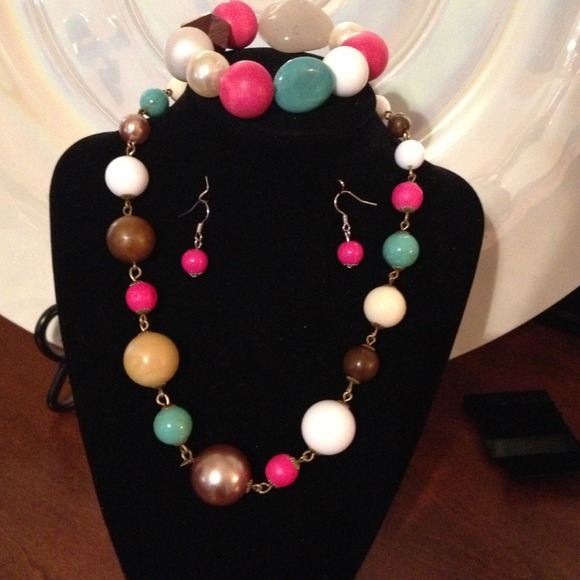 Turquoise, pink, white and bronze beaded necklace