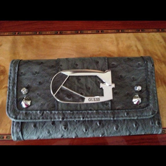 👍SOLD👍 Guess Wallet