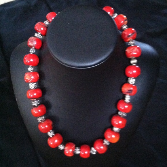 Red coral neckl