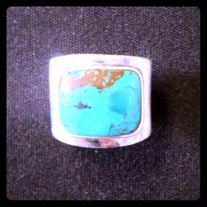 Women's sterling silver turquoise ring