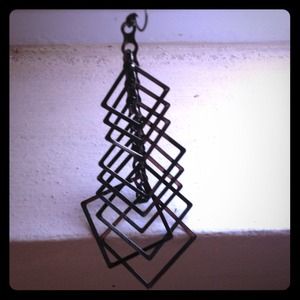 REDUCED!💰NW Silver square earrings