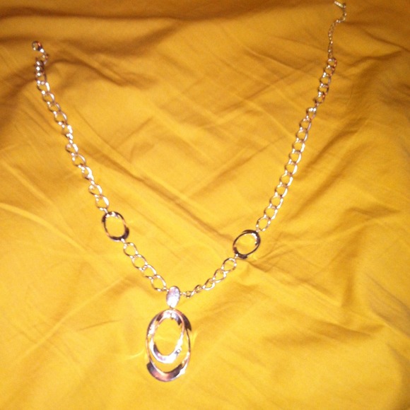 Silver accent necklace