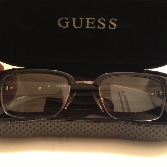 Mens guess frames