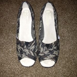 Toms Wedges sz 6 1/2 - worn once, excellent cond.