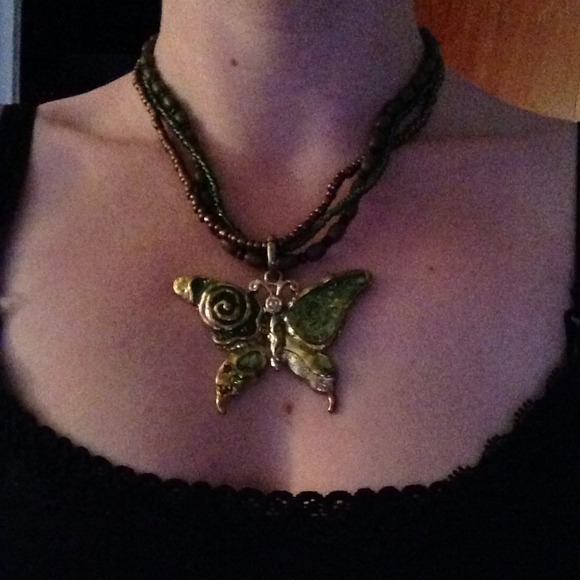 Butterfly necklace, earring set - Picture 4 of 4