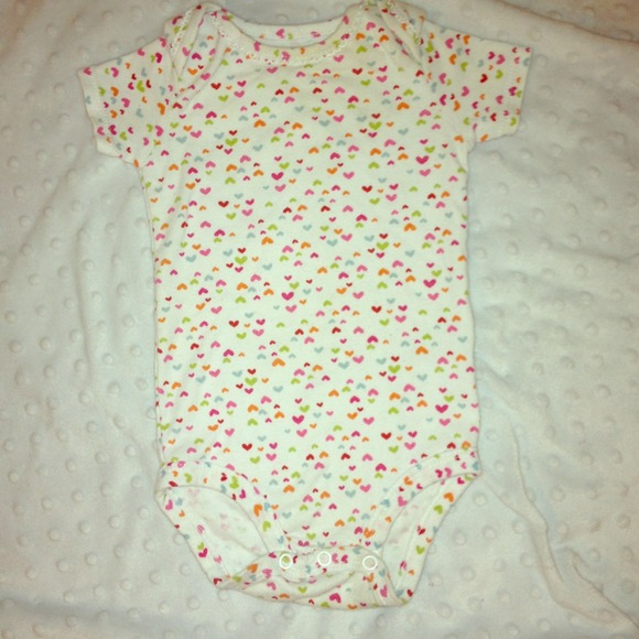 Carter's 9 mo onesie 💛💙💜💗