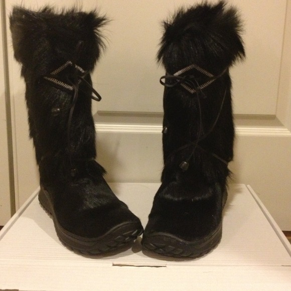 Native American-style fur boots! - Picture 4 of 4