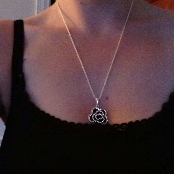 Flower necklace, earring set - Picture 2 of 4