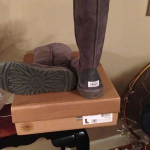 UGG  Boots Tall Grey NEW.  . Model 5815W. Size 7