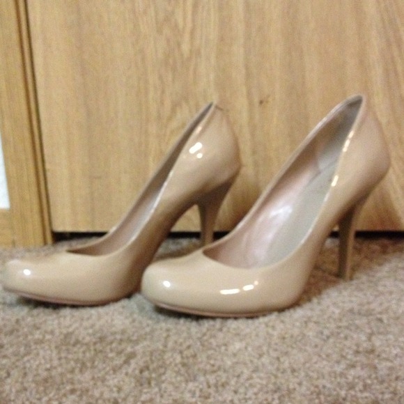 Vince Camuto Shoes - Vince Camuto/Lotion Bundle!