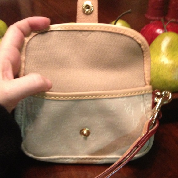 Dooney and Bourke Wristlet - Picture 2 of 3