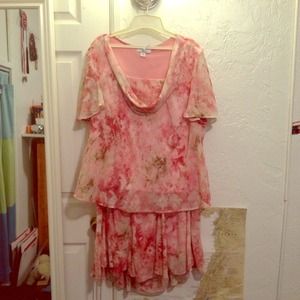 Pretty top and skirt set.