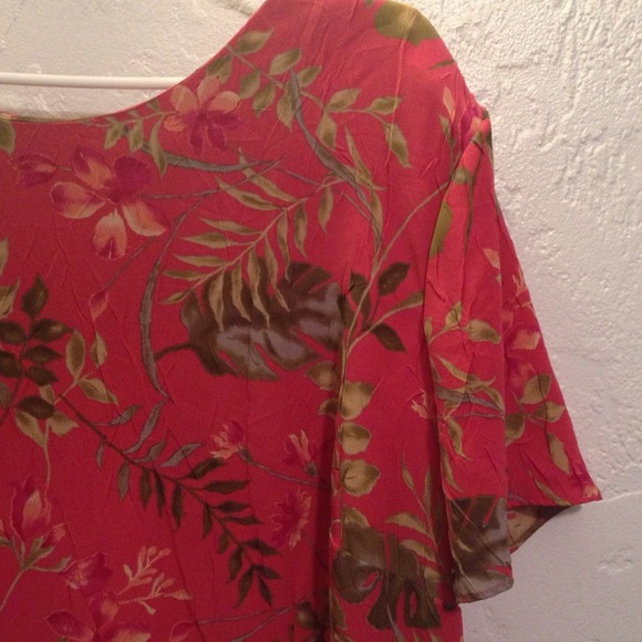 Long floral dress. - Picture 2 of 4