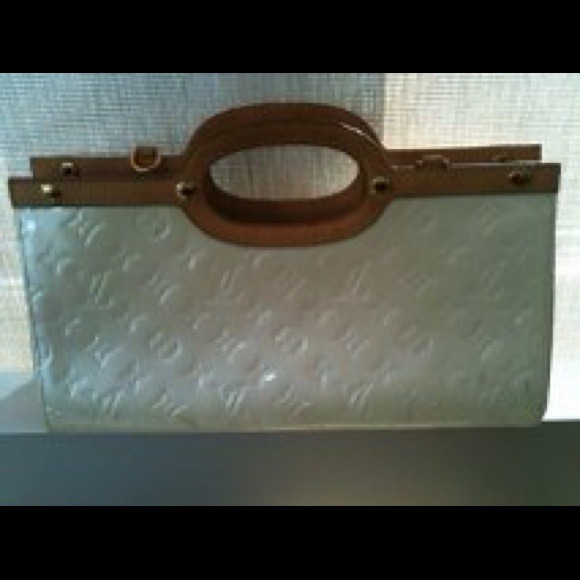 Vintage Louis Vuitton bag! Cream patent leather - Picture 2 of 3