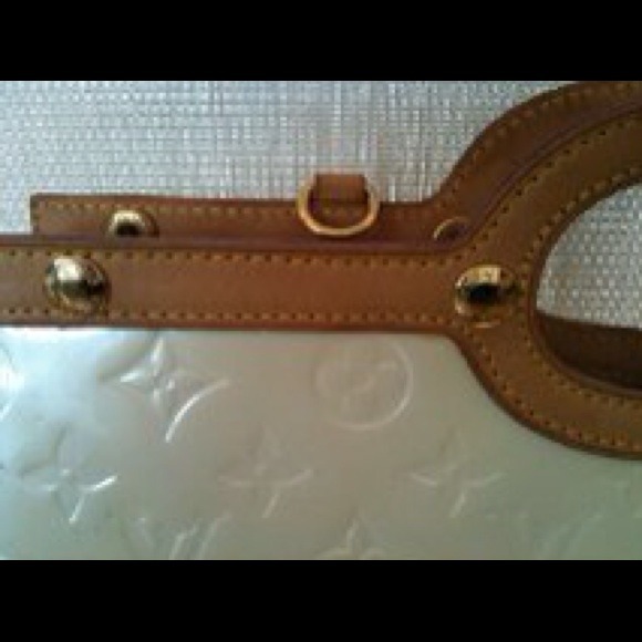 Vintage Louis Vuitton bag! Cream patent leather - Picture 3 of 3