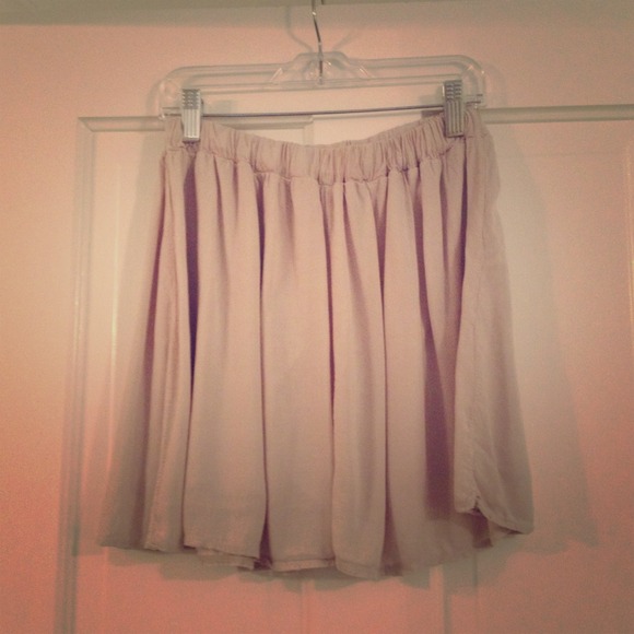 Brandy Melville, light pink skirt
