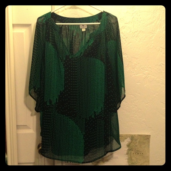 Sheer print top with undershirt.