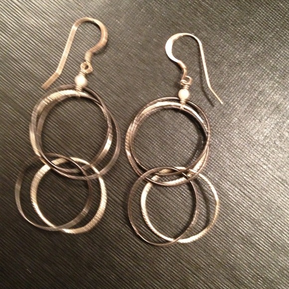 ⬇☀Silver and grey earrings - Picture 2 of 2