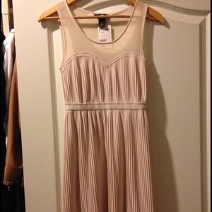 *Reserved* Pale pink pleated dress