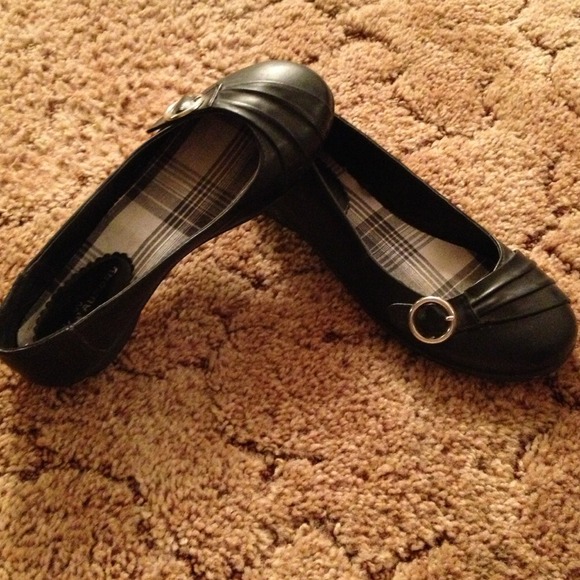 Black flats