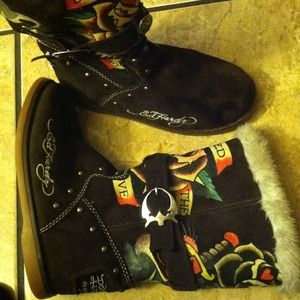 Ed Hardy brown with design boots