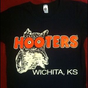 Hooters women's tee