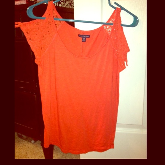 ⛔⛔SOLD in bundle⛔⛔American Eagle Orange Shirt