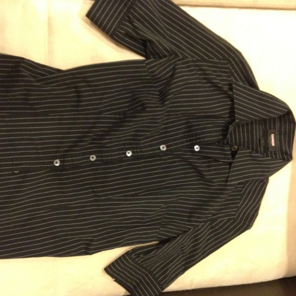 💯Sold💯Express 3/4 sleeve button shirt - Picture 3 of 4