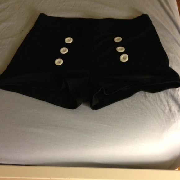 Super cute sailor rockabilly shorts! NWOT