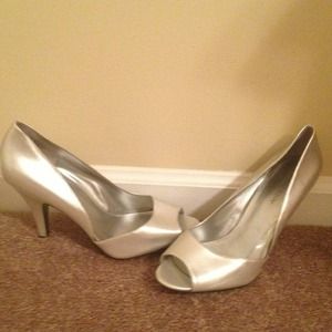 platinum silver shoes with side window!