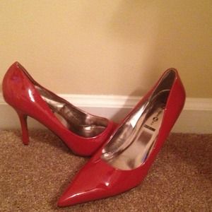 😩💲💲REDUCED💲💲Pointed toe heels