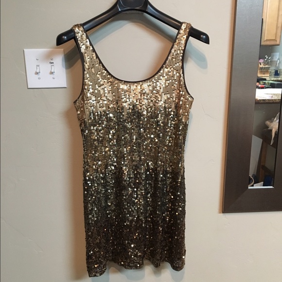 SOLD- Express sequins Dress ๐๐ - Picture 4 of 4