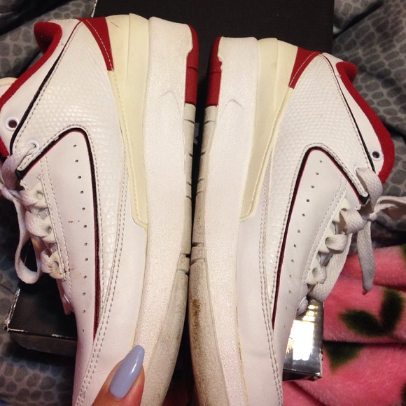 Jordan 2s - Picture 3 of 4