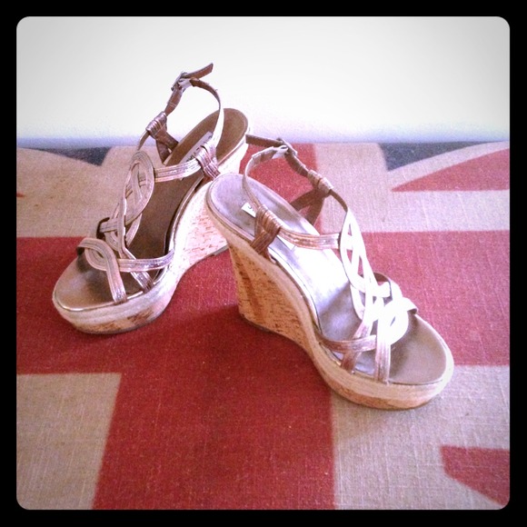 SOLD AS BUNDLE..... Steve Madden