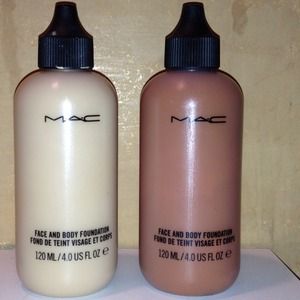 Bundle it for carryon Mac face and body foundation
