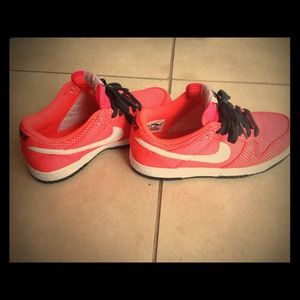 Ladies pink nikes