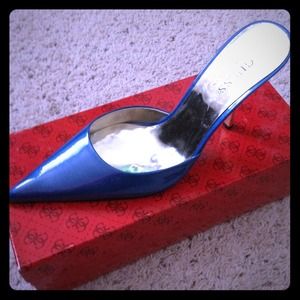 guess medium blue patent size 7.5