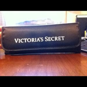 Victoria secret brush bag with brushes