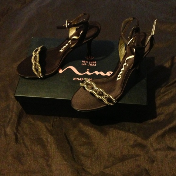 Chocolate Brown Rhinestone Nina Ricci - Picture 2 of 2