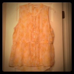 💥NWT🎉 dressing yellow pleaded shirt!