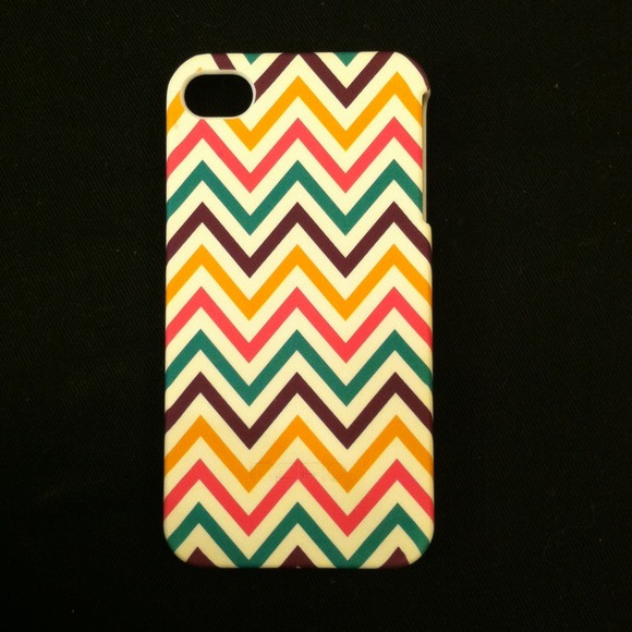 Cute chevron pattern iPhone 4/4s case!