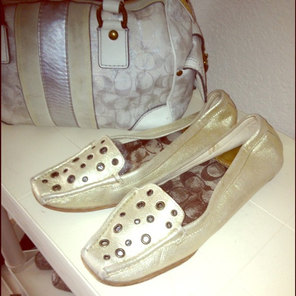 Coach flats