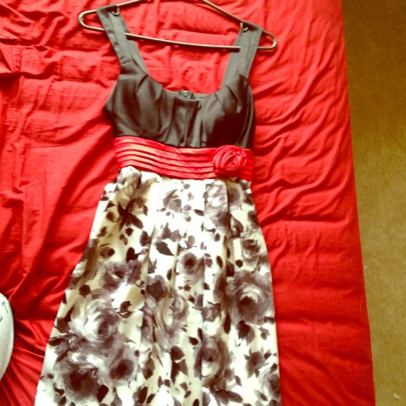 Cute dress <3 - Picture 1 of 4