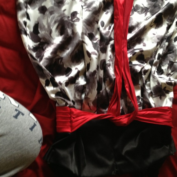 Cute dress <3 - Picture 3 of 4